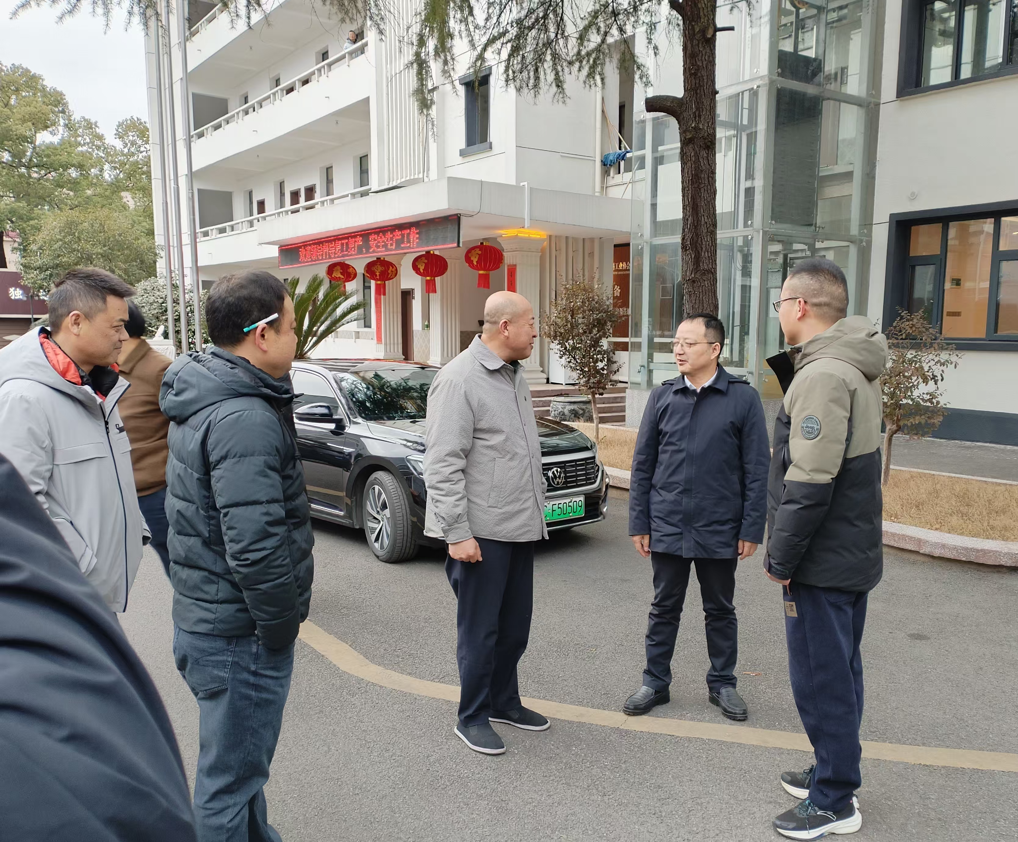 区委副书记、区长柳军辉来我司调研复工复产、安全生产工作